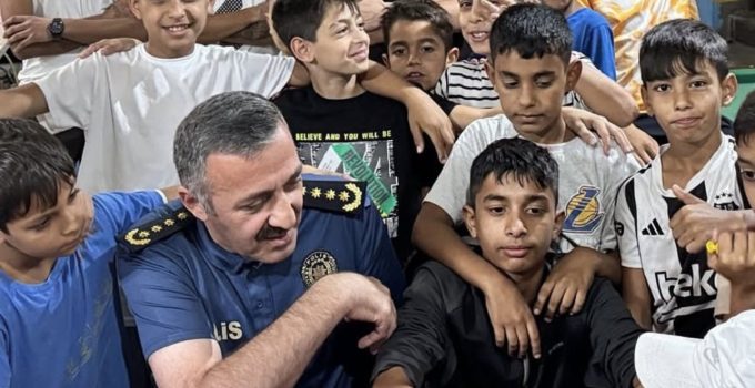 Turanlı, Kore Mahallesi’nde Gençlerle Bir Araya Geldi