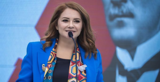 ESENLER MAHALLESİ DOĞALGAZA KAVUŞTU!