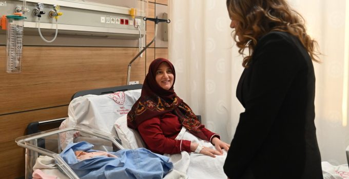 Yeni Yılın İlk Bebeklerine Büyükşehir’den Ziyaret