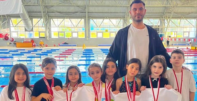 TEKİRDAĞLI MİNİK KULAÇLARDAN BÜYÜK BAŞARI