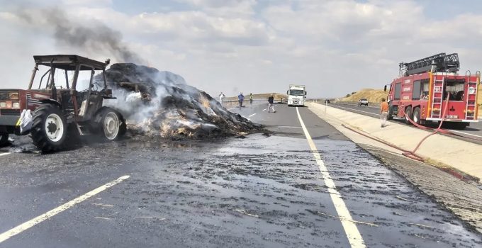 Hayrabolu’da Balya Yüklü Traktör ve Römork Alevlere Teslim Oldu
