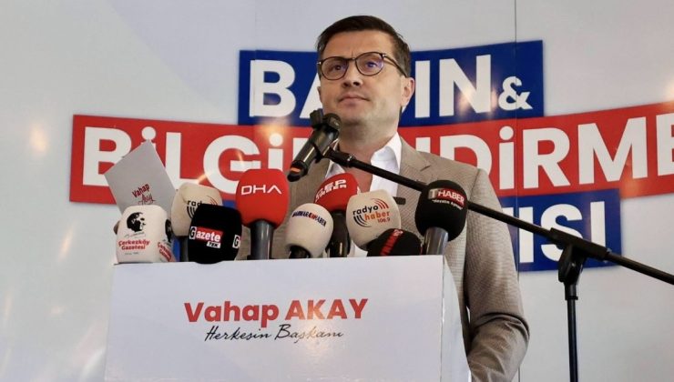 Vahap Akay CHP’den İstifa Etti